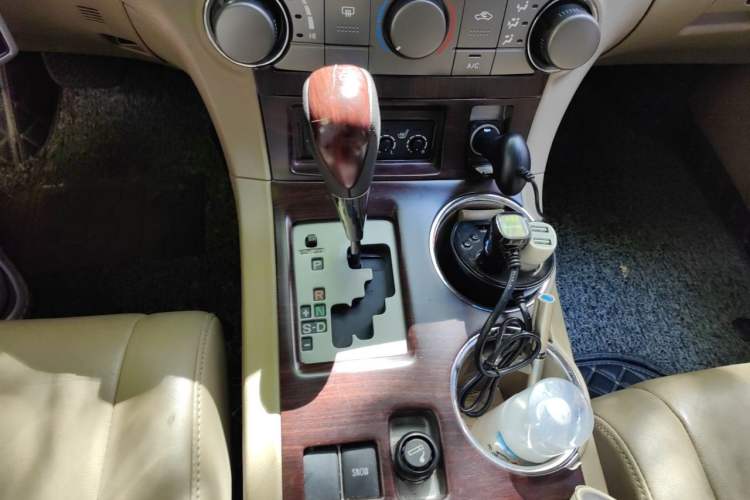 Used Toyota Highlander 2011 2.7L Two-Wheel Drive 5-Seater Sport Edition Gear Lever