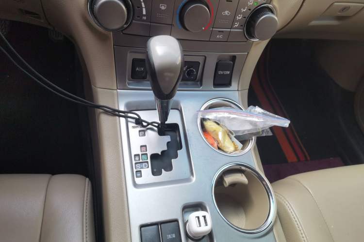Used Toyota Highlander 2011 2.7L Two-Wheel Drive 5-Seater Sport Edition Gear Lever