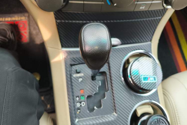 Used Toyota Highlander 2011 2.7L Two-Wheel Drive 5-Seater Elite Edition Gear Lever