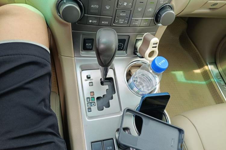 Used Toyota Highlander 2011 2.7L Two-Wheel Drive 7-Seater Luxury Navigation Edition Gear Lever