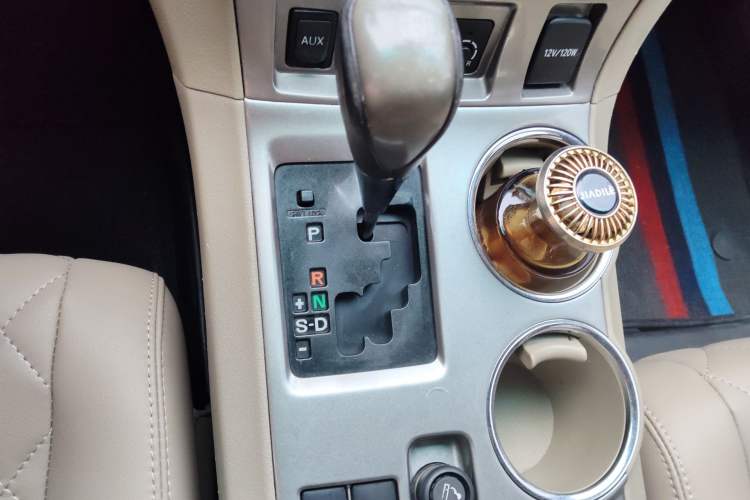 Used Toyota Highlander 2011 2.7L Two-Wheel Drive 7-Seater Luxury Edition Gear Lever