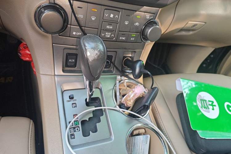 Used Toyota Highlander 2011 2.7L Two-Wheel Drive 7-Seater Luxury Navigation Edition Gear Lever
