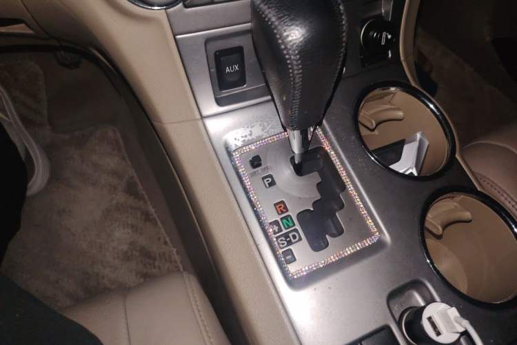 Used Toyota Highlander 2011 2.7L Two-Wheel Drive 7-Seater Luxury Edition Gear Lever