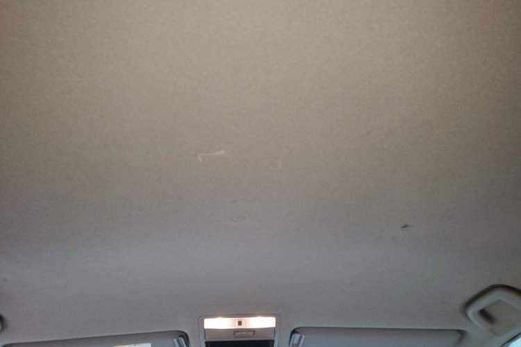 Used Toyota Highlander 2011 2.7L Two-Wheel Drive 7-Seater Elite Edition Headliner