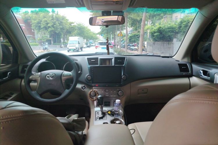 Used Toyota Highlander 2011 2.7L Two-Wheel Drive 7-Seater Elite Edition Headliner