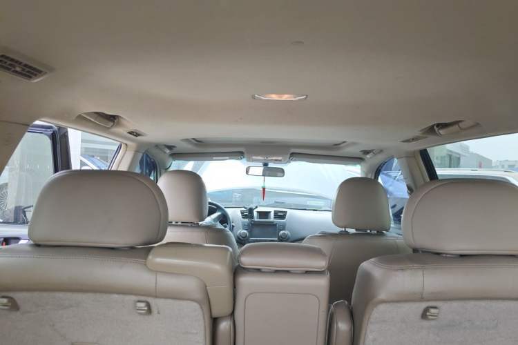 Used Toyota Highlander 2011 2.7L Two-Wheel Drive 7-Seater Luxury Edition Headliner