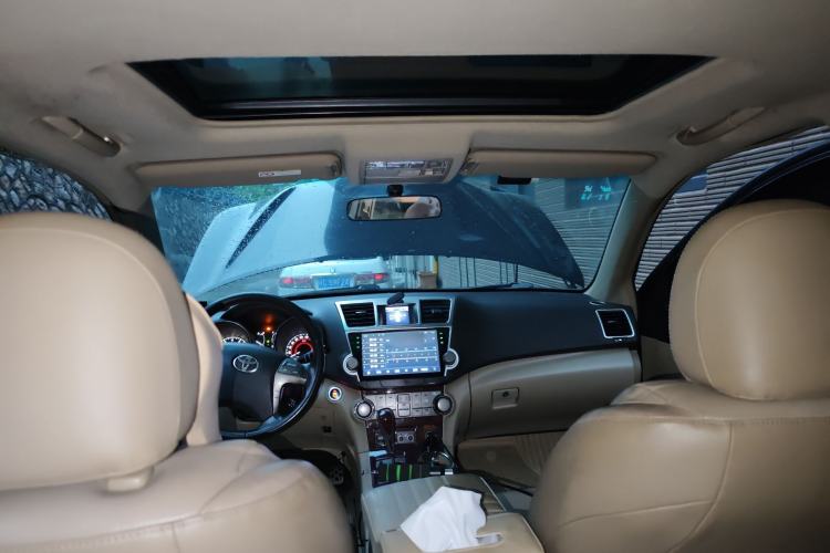 Used Toyota Highlander 2011 2.7L Two-Wheel Drive 7-Seater Luxury Edition Headliner