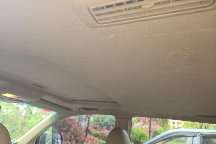 Used Toyota Highlander 2011 2.7L Two-Wheel Drive 7-Seater Elite Edition Headliner