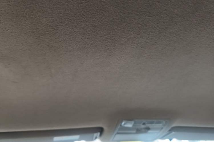Used Toyota Highlander 2011 2.7L Two-Wheel Drive 5-Seater Elite Edition Headliner