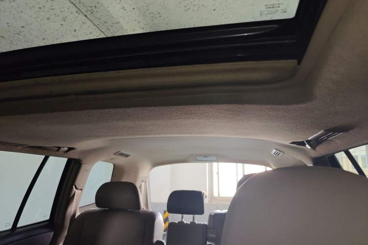 Used Toyota Highlander 2011 2.7L Two-Wheel Drive 7-Seater Luxury Navigation Edition Headliner