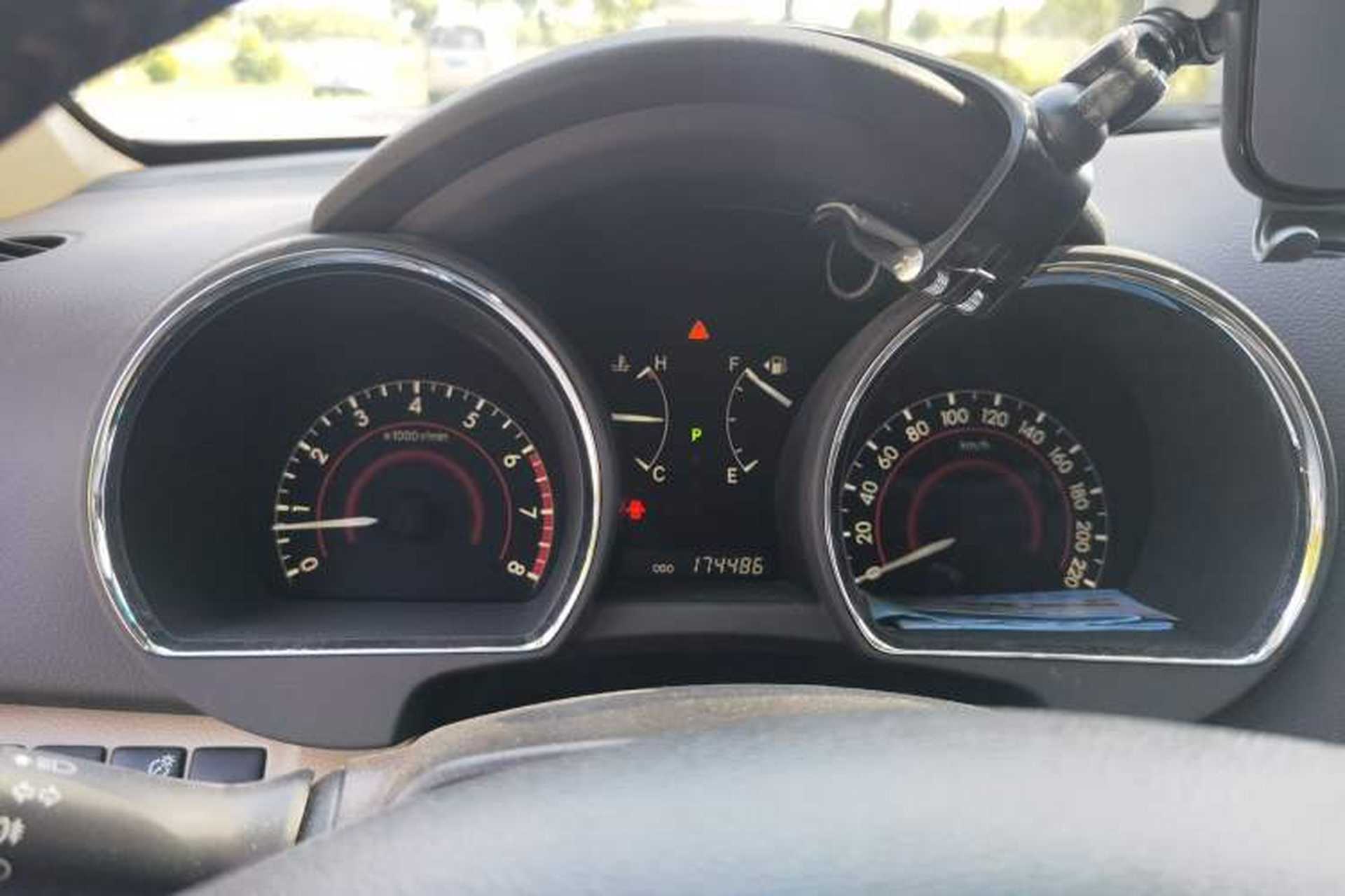 Used Toyota Highlander 2011 2.7L Two-Wheel Drive 7-Seater Supreme Edition Instrument Cluster
