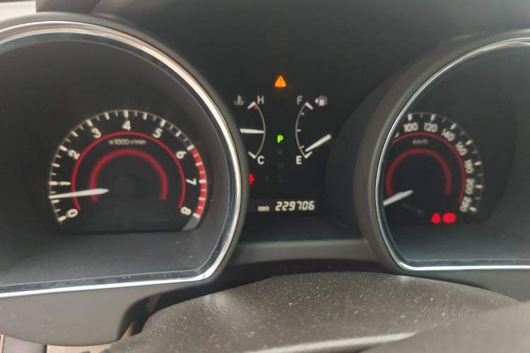 Used Toyota Highlander 2011 2.7L Two-Wheel Drive 7-Seater Supreme Edition Instrument Cluster