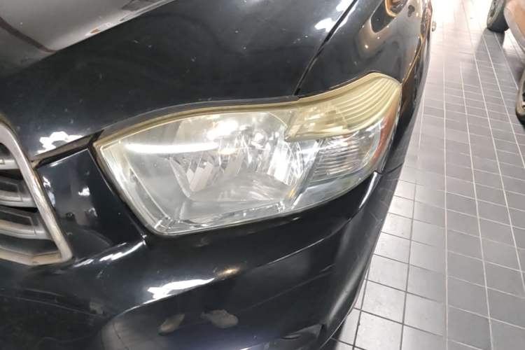 Used Toyota Highlander 2011 2.7L Two-Wheel Drive 7-Seater Luxury Edition Left Front Headlight
