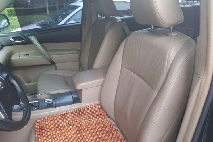 Used Toyota Highlander 2011 2.7L Two-Wheel Drive 7-Seater Luxury Edition Left Front Seat