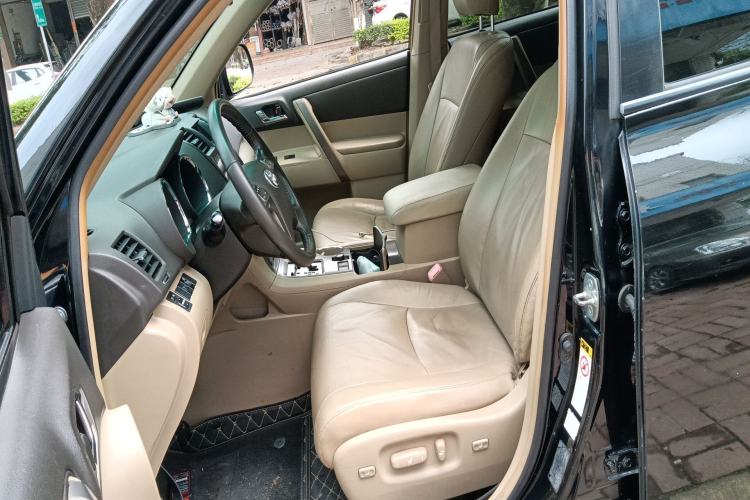 Used Toyota Highlander 2011 2.7L Two-Wheel Drive 7-Seater Luxury Navigation Edition Left Front Seat