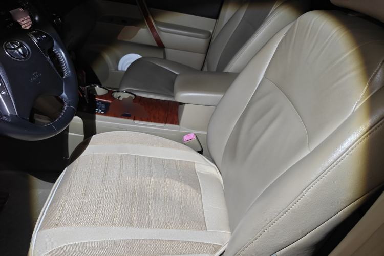 Used Toyota Highlander 2011 2.7L Two-Wheel Drive 7-Seater Supreme Edition Left Front Seat