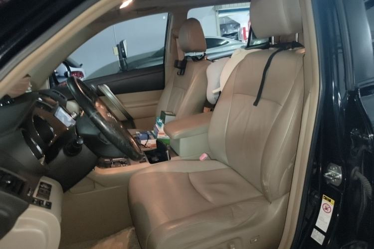 Used Toyota Highlander 2011 2.7L Two-Wheel Drive 7-Seater Luxury Edition Left Front Seat
