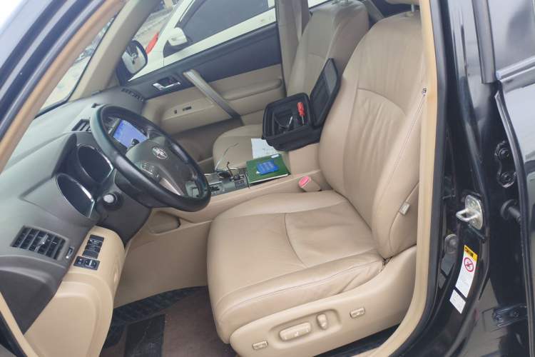 Used Toyota Highlander 2011 2.7L Two-Wheel Drive 5-Seater Sport Edition Left Front Seat