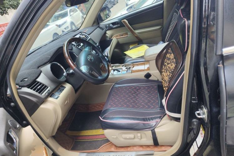 Used Toyota Highlander 2011 2.7L Two-Wheel Drive 7-Seater Luxury Edition Left Front Seat