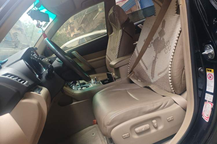 Used Toyota Highlander 2011 2.7L Two-Wheel Drive 5-Seater Sport Edition Left Front Seat