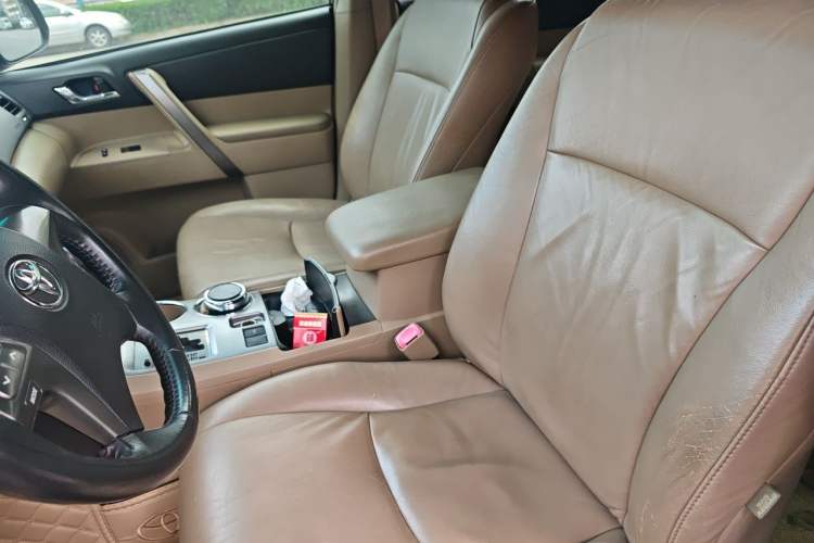 Used Toyota Highlander 2011 2.7L Two-Wheel Drive 5-Seater Sport Edition Left Front Seat