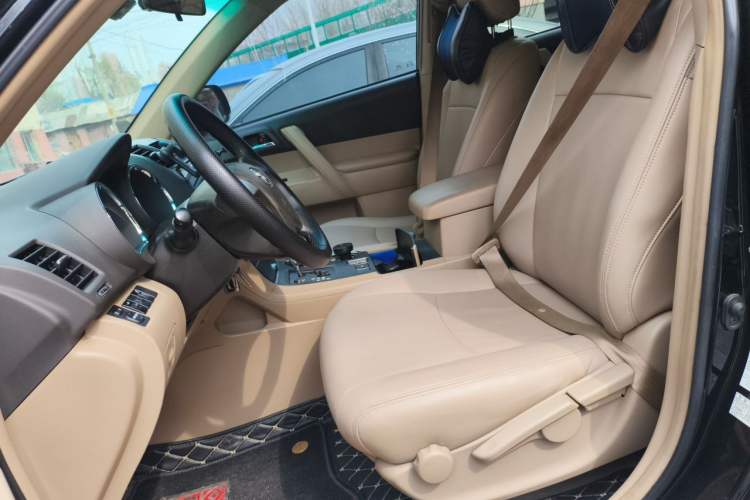 Used Toyota Highlander 2011 2.7L Two-Wheel Drive 5-Seater Elite Edition Left Front Seat
