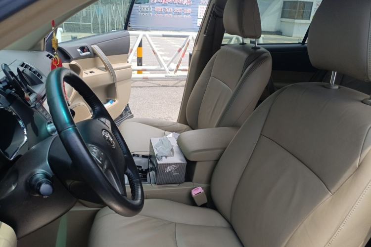 Used Toyota Highlander 2011 2.7L Two-Wheel Drive 7-Seater Luxury Navigation Edition Left Front Seat