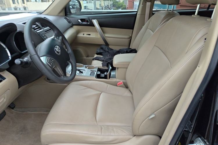 Used Toyota Highlander 2011 2.7L Two-Wheel Drive 7-Seater Luxury Navigation Edition Left Front Seat