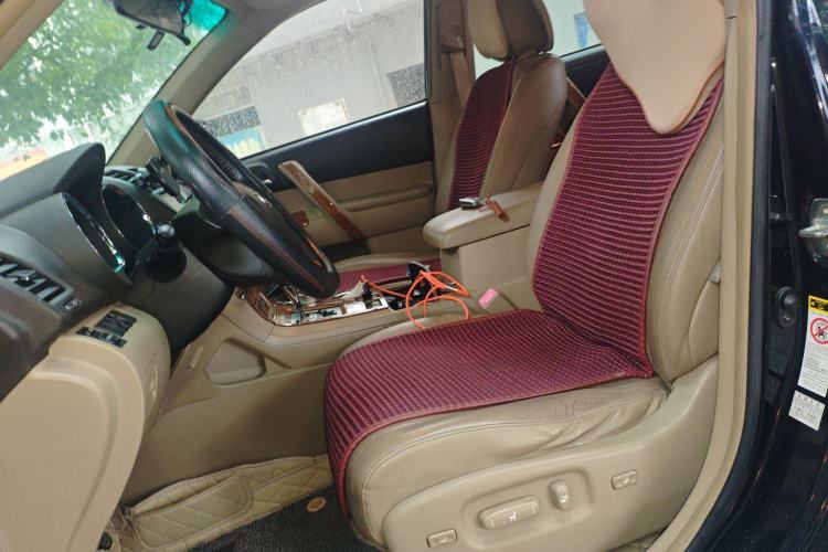 Used Toyota Highlander 2011 2.7L Two-Wheel Drive 7-Seater Luxury Edition Left Front Seat