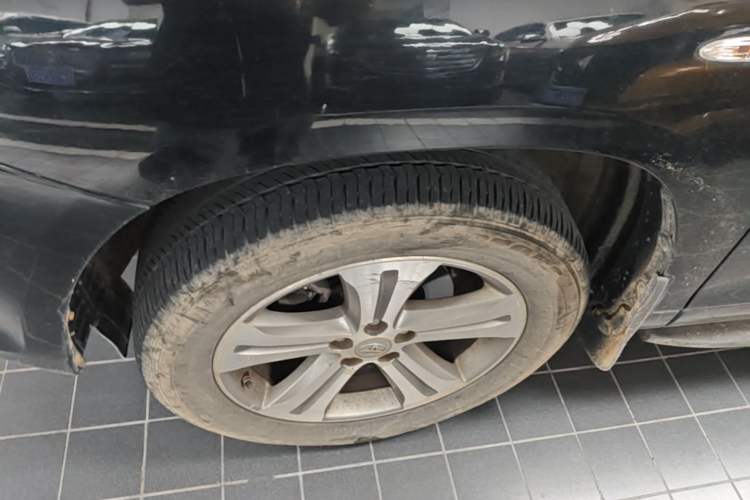 Used Toyota Highlander 2011 2.7L Two-Wheel Drive 7-Seater Luxury Edition Left Front Wheel Hub