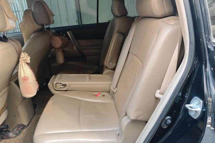 Used Toyota Highlander 2011 2.7L Two-Wheel Drive 7-Seater Luxury Edition Left Rear Seat