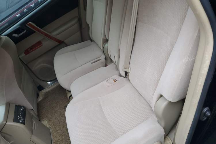 Used Toyota Highlander 2011 2.7L Two-Wheel Drive 7-Seater Elite Edition Left Rear Seat