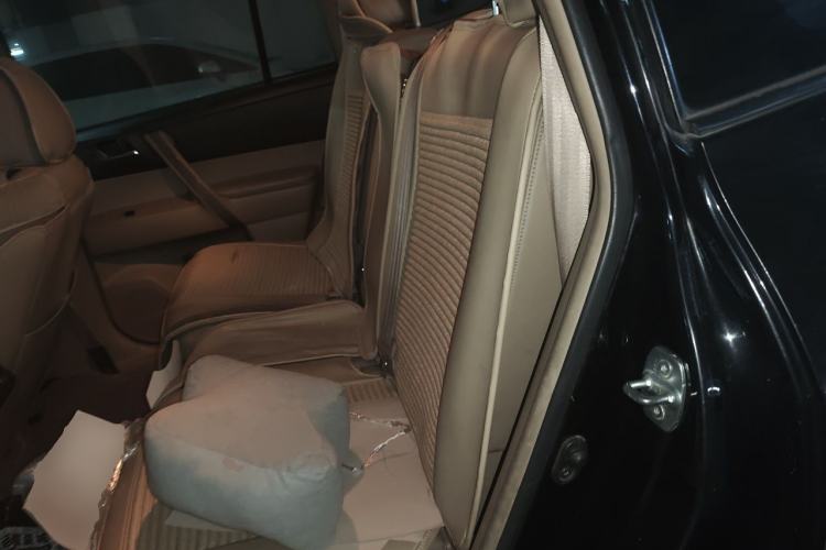 Used Toyota Highlander 2011 2.7L Two-Wheel Drive 7-Seater Luxury Navigation Edition Left Rear Seat
