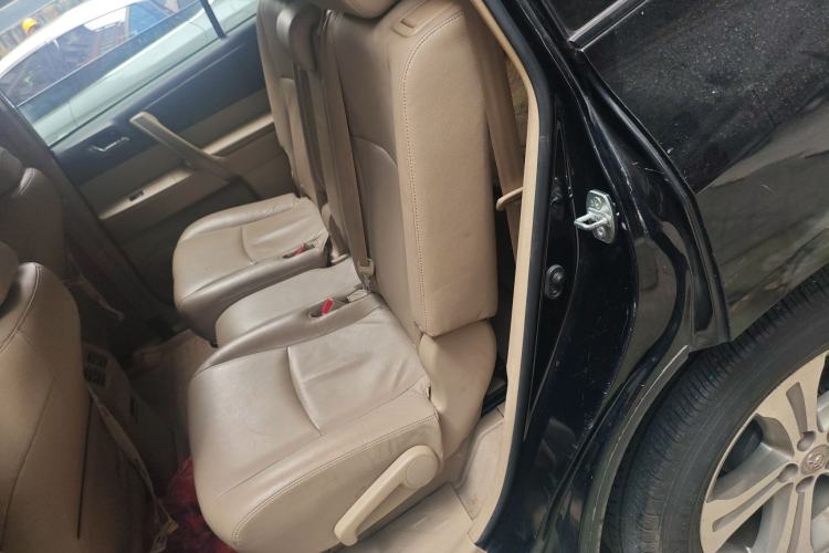 Used Toyota Highlander 2011 2.7L Two-Wheel Drive 5-Seater Sport Edition Left Rear Seat