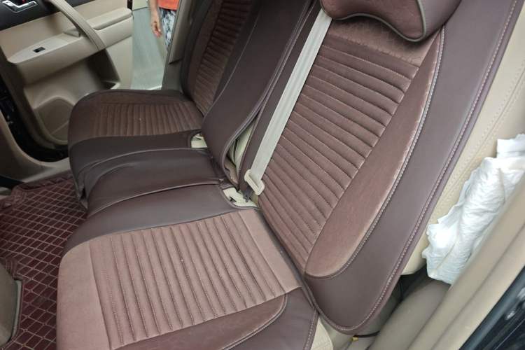 Used Toyota Highlander 2011 2.7L Two-Wheel Drive 5-Seater Elite Edition Left Rear Seat