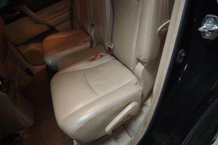 Used Toyota Highlander 2011 2.7L Two-Wheel Drive 7-Seater Luxury Edition Left Rear Seat