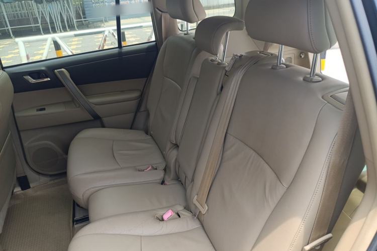Used Toyota Highlander 2011 2.7L Two-Wheel Drive 7-Seater Luxury Navigation Edition Left Rear Seat
