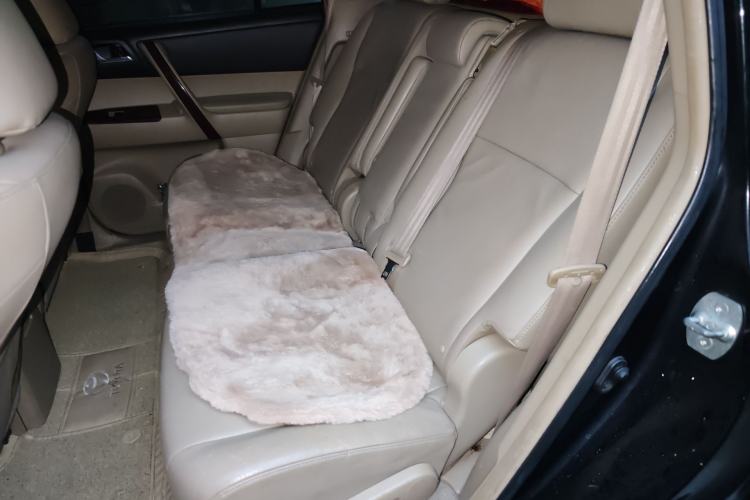 Used Toyota Highlander 2011 2.7L Two-Wheel Drive 7-Seater Luxury Edition Left Rear Seat