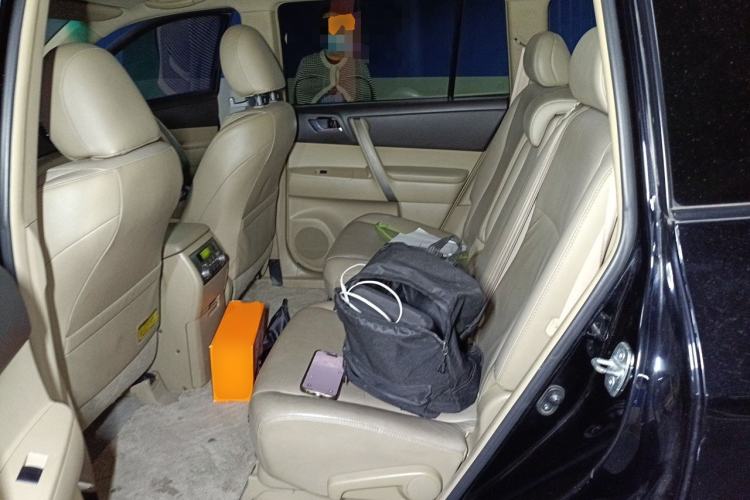 Used Toyota Highlander 2011 2.7L Two-Wheel Drive 7-Seater Luxury Navigation Edition Left Rear Seat