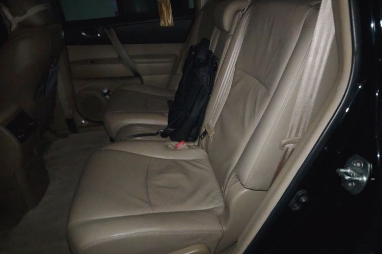 Used Toyota Highlander 2011 2.7L Two-Wheel Drive 7-Seater Luxury Edition Left Rear Seat