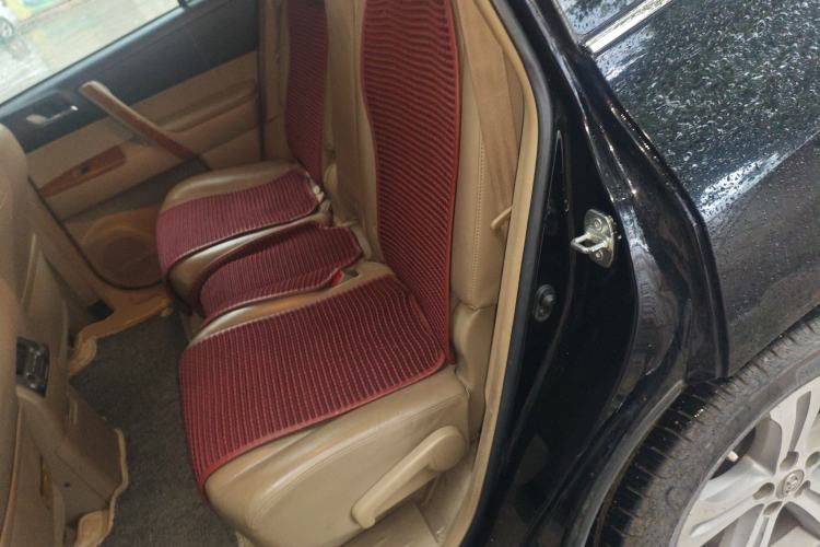 Used Toyota Highlander 2011 2.7L Two-Wheel Drive 7-Seater Luxury Edition Left Rear Seat