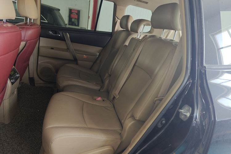 Used Toyota Highlander 2011 2.7L Two-Wheel Drive 7-Seater Luxury Navigation Edition Left Rear Seat