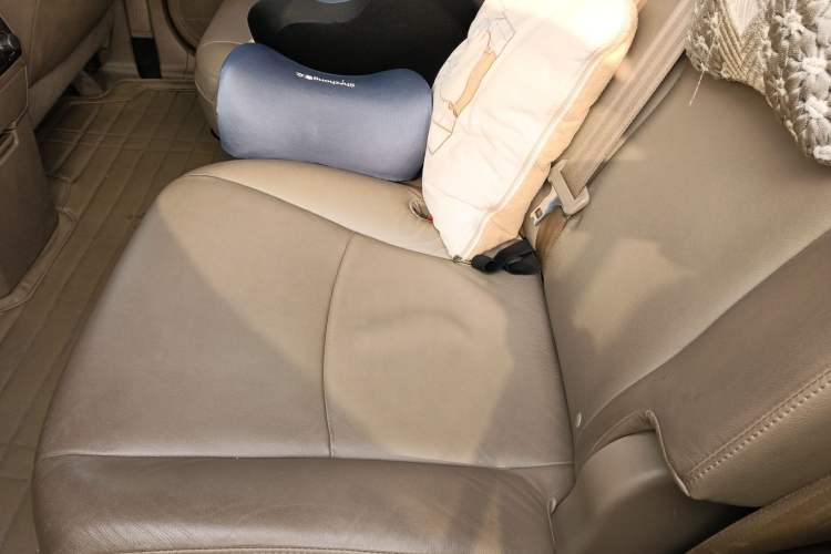 Used Toyota Highlander 2011 2.7L Two-Wheel Drive 7-Seater Luxury Edition Left Rear Seat