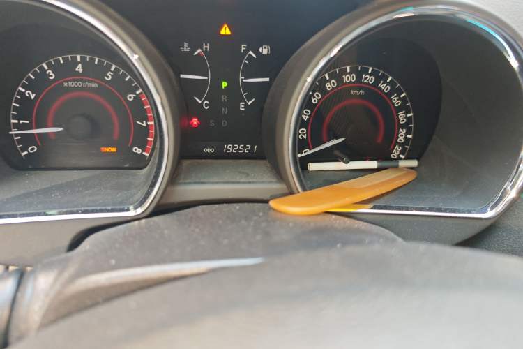 Used Toyota Highlander 2011 2.7L Two-Wheel Drive 7-Seater Luxury Edition Odometer Close Up
