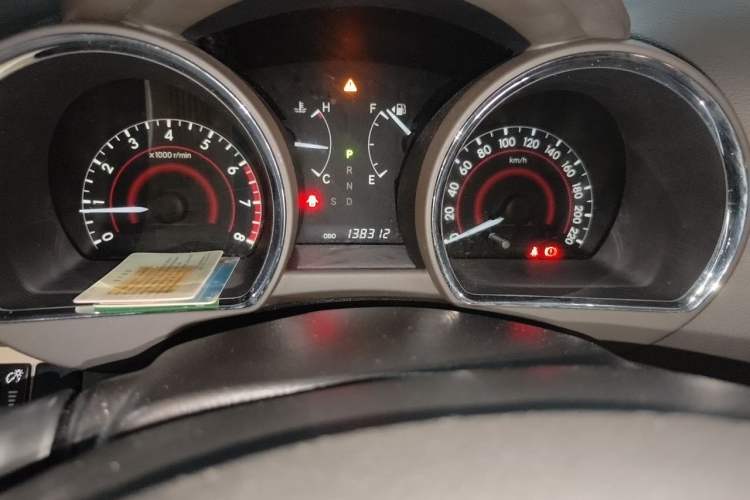 Used Toyota Highlander 2011 2.7L Two-Wheel Drive 7-Seater Luxury Edition Odometer Close Up