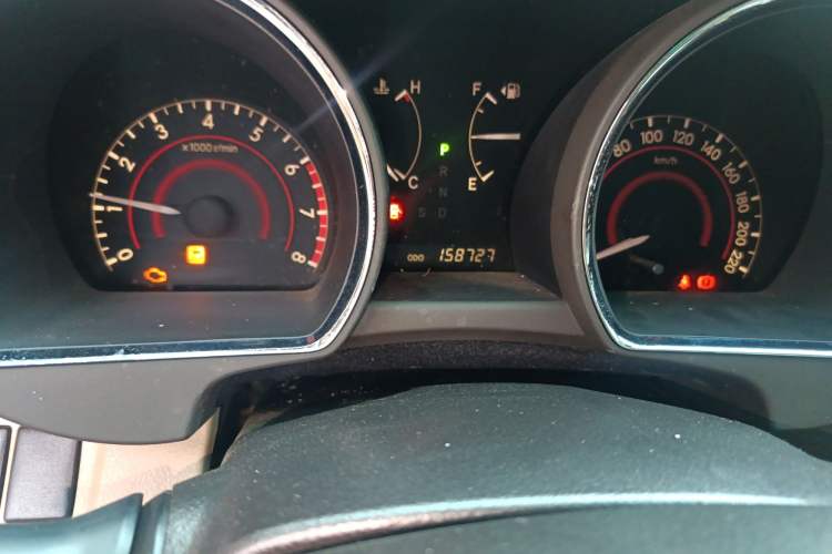 Used Toyota Highlander 2011 2.7L Two-Wheel Drive 5-Seater Elite Edition Odometer Close Up