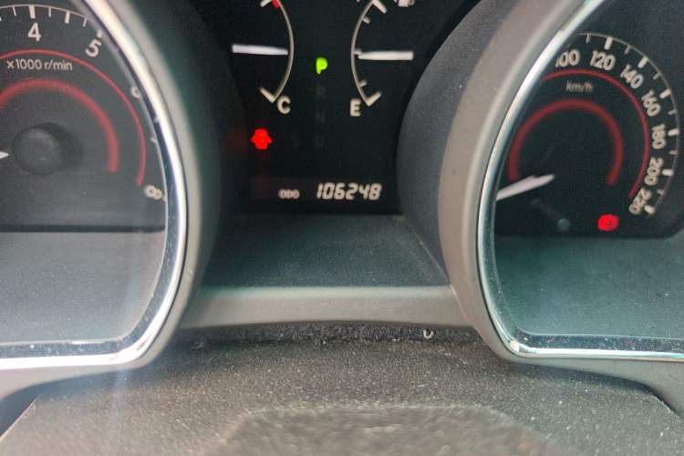 Used Toyota Highlander 2011 2.7L Two-Wheel Drive 7-Seater Elite Edition Odometer Close Up