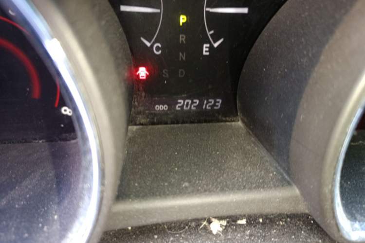 Used Toyota Highlander 2011 2.7L Two-Wheel Drive 5-Seater Elite Edition Odometer Close Up