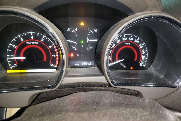 Used Toyota Highlander 2011 2.7L Two-Wheel Drive 7-Seater Luxury Navigation Edition Odometer Close Up