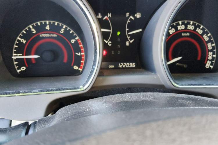 Used Toyota Highlander 2011 2.7L Two-Wheel Drive 5-Seater Elite Edition Odometer Close Up